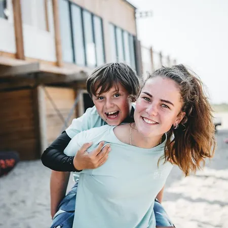 Family&surfhostel * Petten