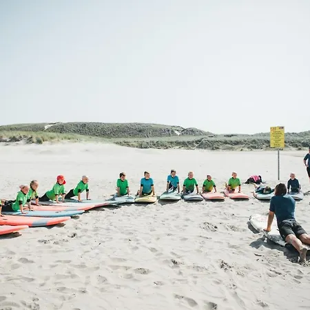 ホステル Family & Surfhostel ペッテン