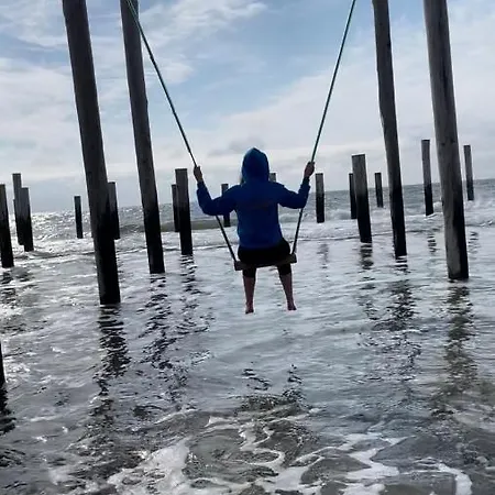 Family & Surfhostel Hostel *