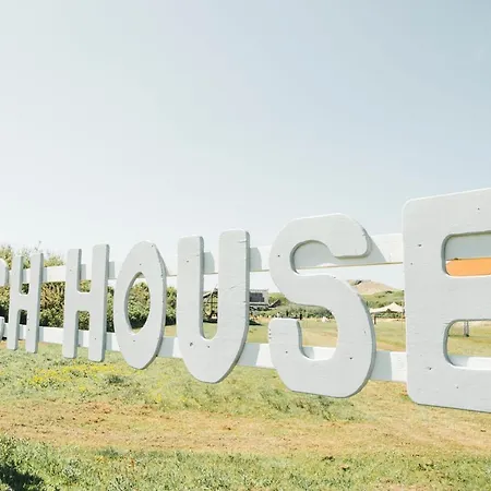 Albergue Family & Surfhostel *